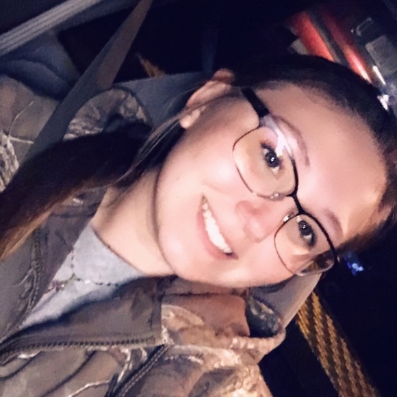 Meet your Posher, Victoria - Picture 3 of 3